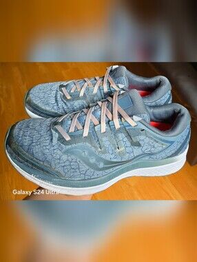 Sz 9 Men’s SAUCONY GUIDE ISO 2 STEEL/QUAKE Low Running Shoes